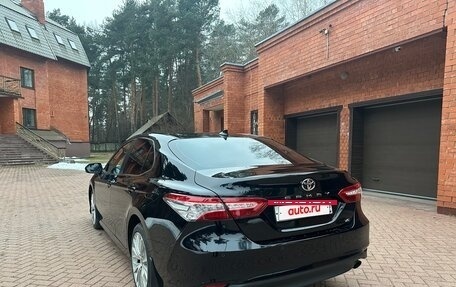 Toyota Camry, 2021 год, 3 200 000 рублей, 6 фотография