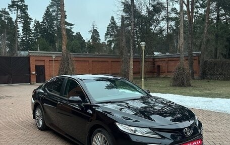 Toyota Camry, 2021 год, 3 200 000 рублей, 5 фотография