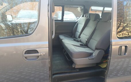 Hyundai H-1 II рестайлинг, 2008 год, 1 400 000 рублей, 17 фотография