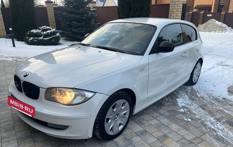 BMW 1 серия, 2011 год, 1 000 000 рублей, 2 фотография