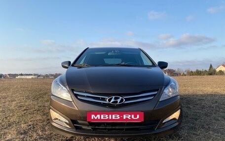 Hyundai Solaris II рестайлинг, 2015 год, 1 350 000 рублей, 2 фотография