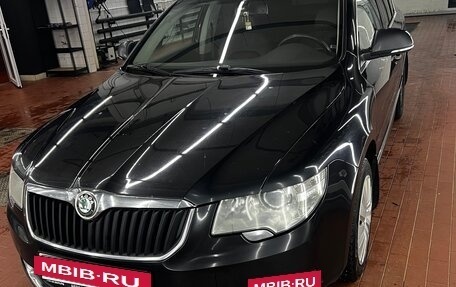 Skoda Superb III рестайлинг, 2012 год, 1 100 000 рублей, 2 фотография