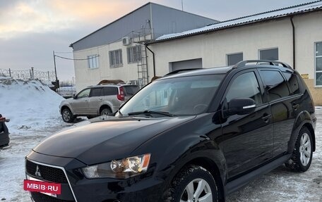 Mitsubishi Outlander III рестайлинг 3, 2010 год, 1 320 000 рублей, 2 фотография