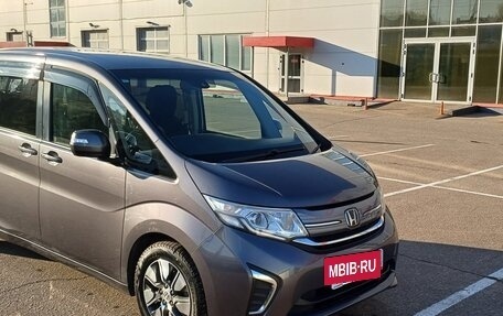 Honda Stepwgn IV, 2017 год, 2 200 000 рублей, 3 фотография