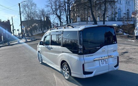 Honda Stepwgn IV, 2017 год, 3 000 000 рублей, 5 фотография