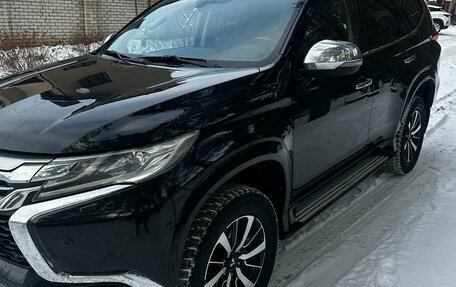 Mitsubishi Pajero Sport III рестайлинг, 2016 год, 3 250 000 рублей, 2 фотография