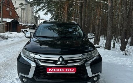 Mitsubishi Pajero Sport III рестайлинг, 2016 год, 3 250 000 рублей, 7 фотография