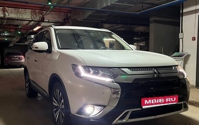 Mitsubishi Outlander III рестайлинг 3, 2019 год, 2 650 000 рублей, 1 фотография