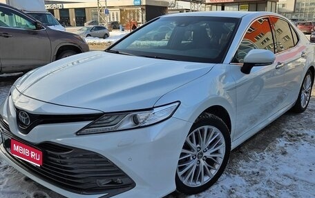 Toyota Camry, 2019 год, 3 300 000 рублей, 1 фотография