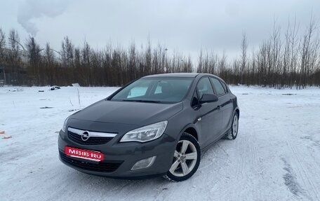 Opel Astra J, 2011 год, 599 000 рублей, 1 фотография