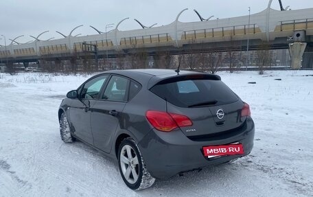 Opel Astra J, 2011 год, 599 000 рублей, 4 фотография