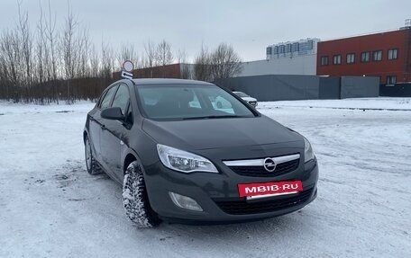 Opel Astra J, 2011 год, 599 000 рублей, 2 фотография