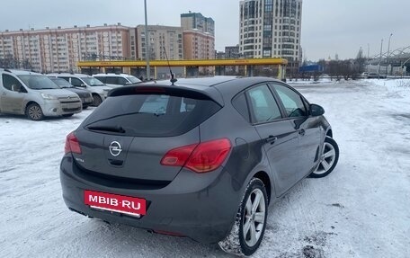 Opel Astra J, 2011 год, 599 000 рублей, 3 фотография