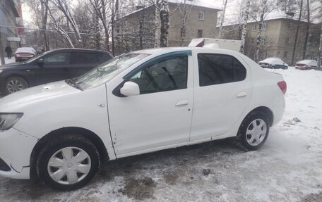 Renault Logan II, 2015 год, 330 000 рублей, 3 фотография