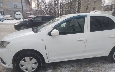 Renault Logan II, 2015 год, 330 000 рублей, 5 фотография