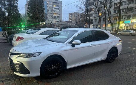 Toyota Camry, 2021 год, 3 350 000 рублей, 2 фотография