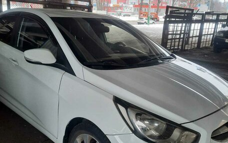 Hyundai Solaris II рестайлинг, 2012 год, 850 000 рублей, 3 фотография