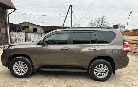 Toyota Land Cruiser Prado 150 рестайлинг 2, 2015 год, 4 500 000 рублей, 1 фотография