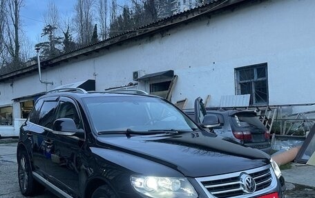 Volkswagen Touareg III, 2009 год, 1 350 000 рублей, 2 фотография