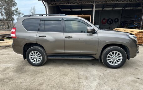 Toyota Land Cruiser Prado 150 рестайлинг 2, 2015 год, 4 500 000 рублей, 3 фотография