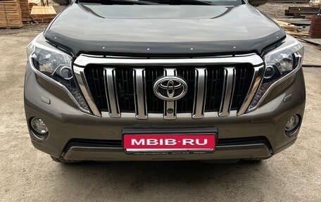 Toyota Land Cruiser Prado 150 рестайлинг 2, 2015 год, 4 500 000 рублей, 2 фотография