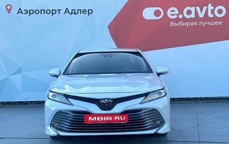 Toyota Camry, 2020 год, 3 470 000 рублей, 2 фотография