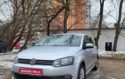 Volkswagen Polo VI (EU Market), 2013 год, 1 070 000 рублей, 1 фотография