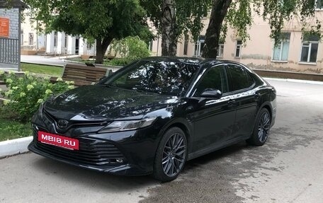 Toyota Camry, 2019 год, 3 250 000 рублей, 4 фотография