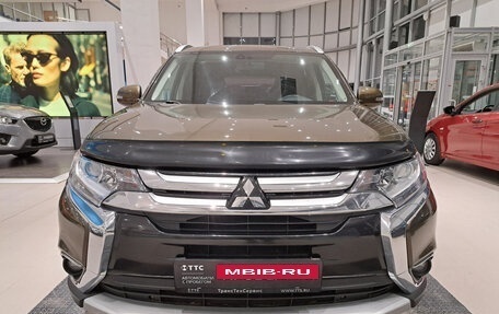 Mitsubishi Outlander III рестайлинг 3, 2017 год, 1 992 000 рублей, 6 фотография