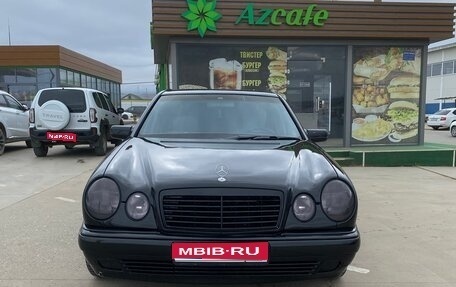 Mercedes-Benz E-Класс, 1997 год, 750 000 рублей, 1 фотография