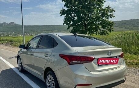 Hyundai Solaris II рестайлинг, 2018 год, 1 350 000 рублей, 3 фотография