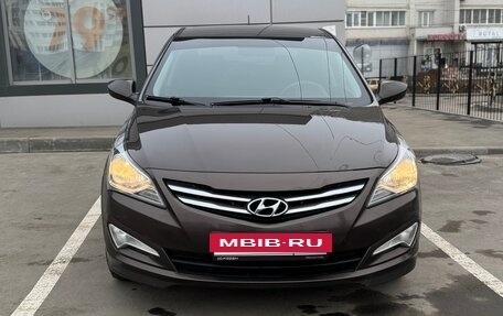 Hyundai Solaris II рестайлинг, 2015 год, 1 290 000 рублей, 22 фотография