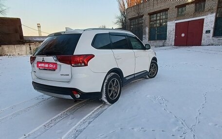 Mitsubishi Outlander III рестайлинг 3, 2017 год, 2 200 000 рублей, 4 фотография