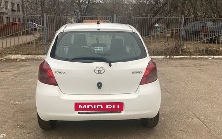 Toyota Yaris III рестайлинг, 2008 год, 630 000 рублей, 2 фотография