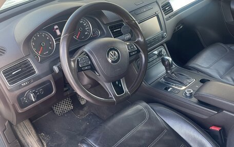 Volkswagen Touareg III, 2012 год, 2 000 000 рублей, 2 фотография