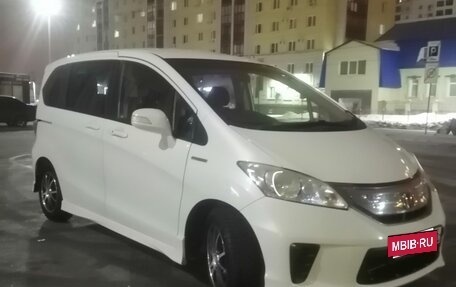 Honda Freed I, 2014 год, 1 370 000 рублей, 2 фотография