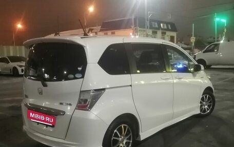 Honda Freed I, 2014 год, 1 370 000 рублей, 4 фотография