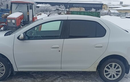 Renault Logan II, 2017 год, 750 000 рублей, 2 фотография