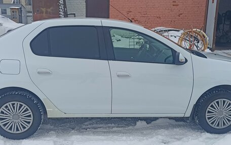 Renault Logan II, 2017 год, 750 000 рублей, 4 фотография