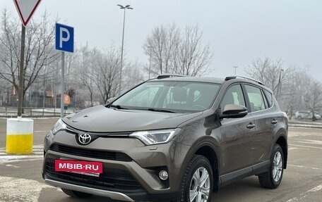 Toyota RAV4, 2015 год, 2 265 000 рублей, 3 фотография