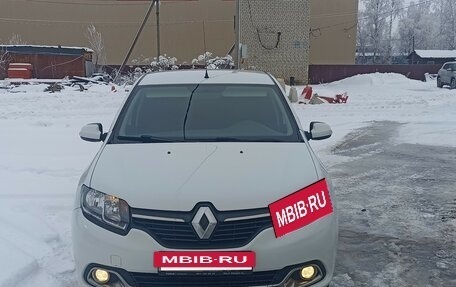 Renault Logan II, 2017 год, 750 000 рублей, 11 фотография