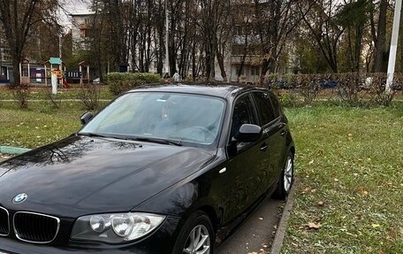 BMW 1 серия, 2010 год, 850 000 рублей, 1 фотография