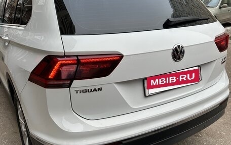 Volkswagen Tiguan II, 2018 год, 2 695 000 рублей, 3 фотография