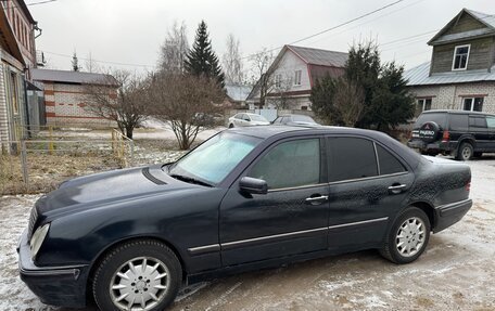 Mercedes-Benz E-Класс, 1996 год, 300 000 рублей, 6 фотография