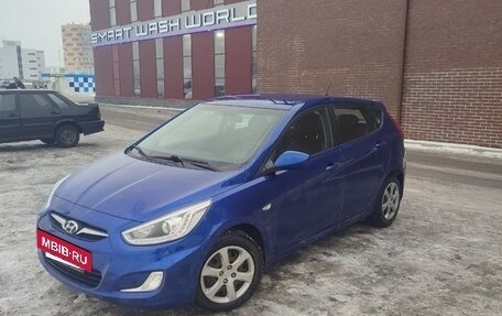 Hyundai Solaris II рестайлинг, 2013 год, 930 000 рублей, 2 фотография