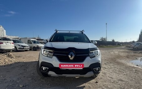 Renault Logan II, 2019 год, 1 200 000 рублей, 2 фотография