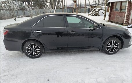 Toyota Camry, 2017 год, 2 750 000 рублей, 3 фотография