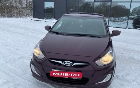 Hyundai Solaris II рестайлинг, 2012 год, 890 000 рублей, 4 фотография