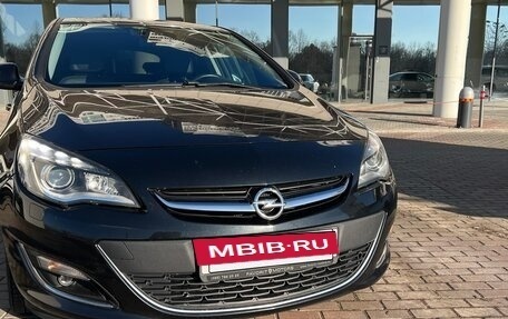 Opel Astra J, 2015 год, 1 350 000 рублей, 2 фотография