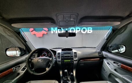 Toyota Land Cruiser Prado 120 рестайлинг, 2005 год, 2 100 000 рублей, 24 фотография